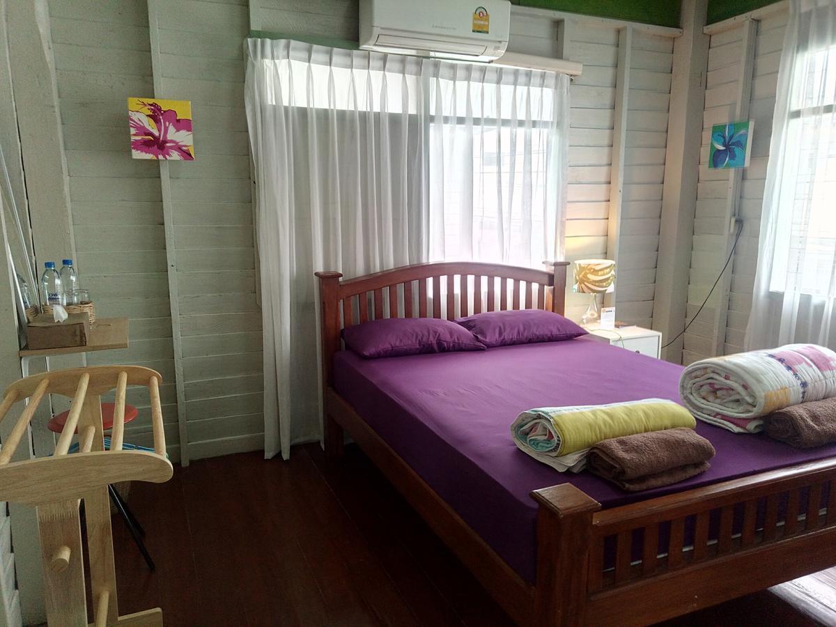 Baan Klang Soi Hotell Prachuap Khiri Khan Exteriör bild