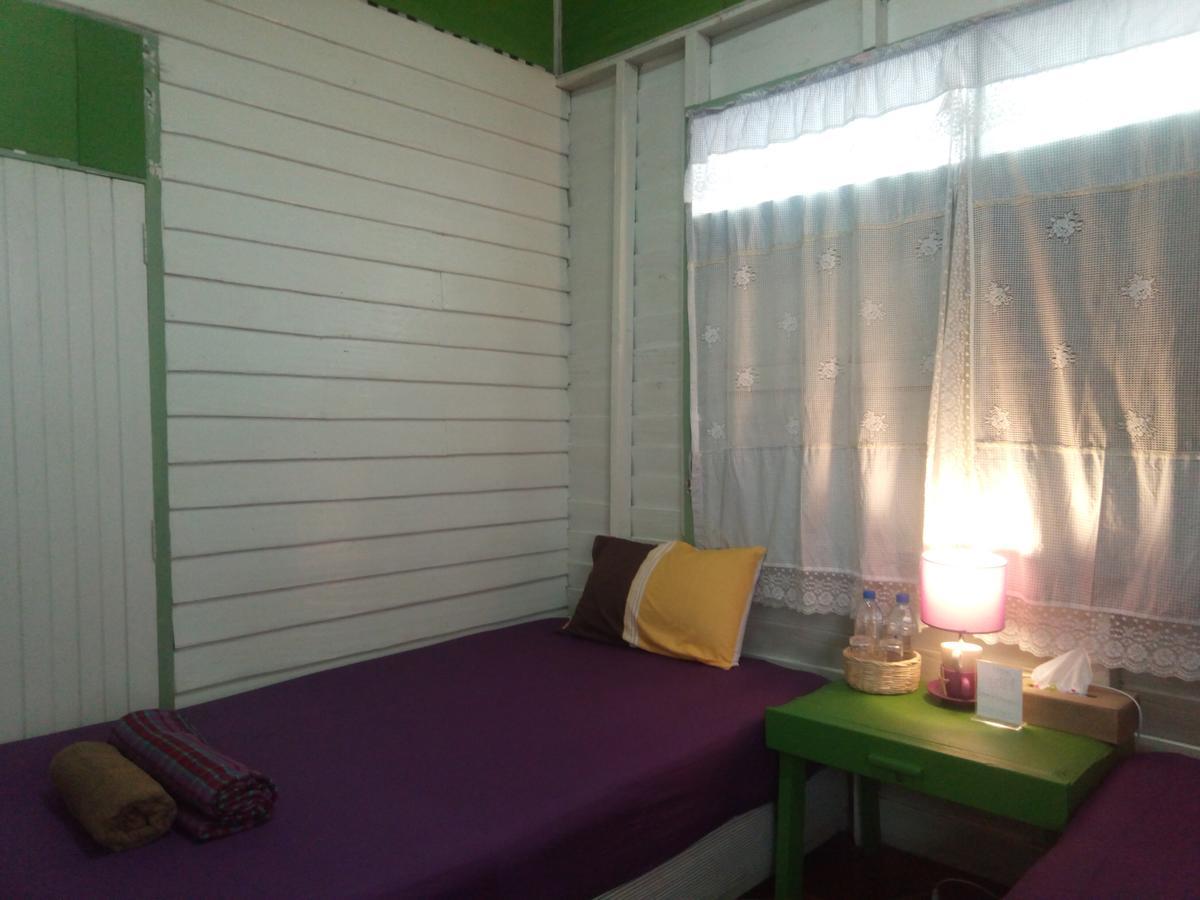 Baan Klang Soi Hotell Prachuap Khiri Khan Exteriör bild