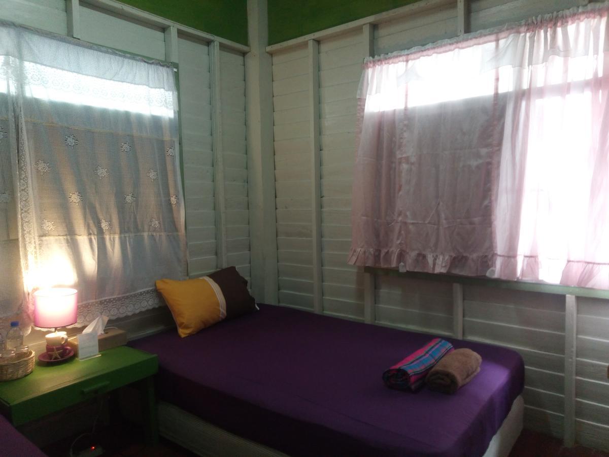 Baan Klang Soi Hotell Prachuap Khiri Khan Exteriör bild
