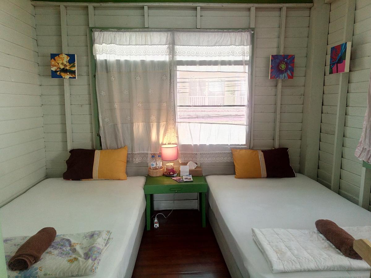 Baan Klang Soi Hotell Prachuap Khiri Khan Exteriör bild